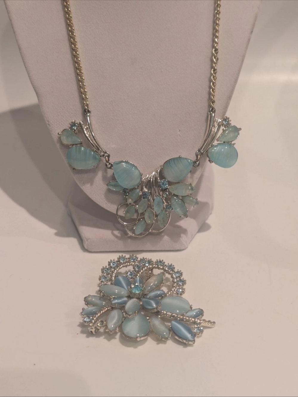 Vintage Exquisite Brooch, Blue Art Glass Brooch & Necklace Set!